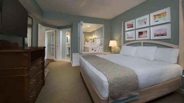 فيلا بسرير كينج بغرفة نوم واحدة بإطلالة مع أريكة، Disneys BoardWalk Villas 1/5