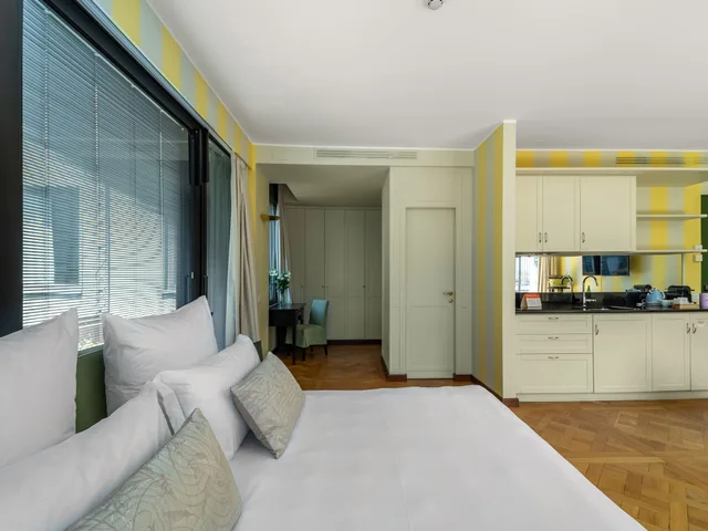 Studio, Double Bed, Balcony, Kitchen, Xl، Camperio House Suites 2/5