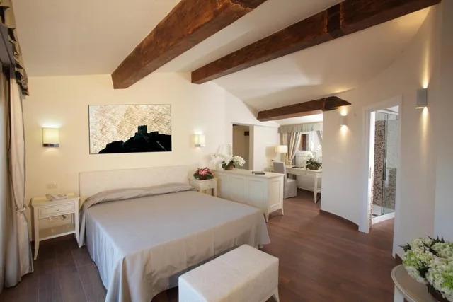 جناح بشرفة، Hotel Torre Di Calapiccola 3/5