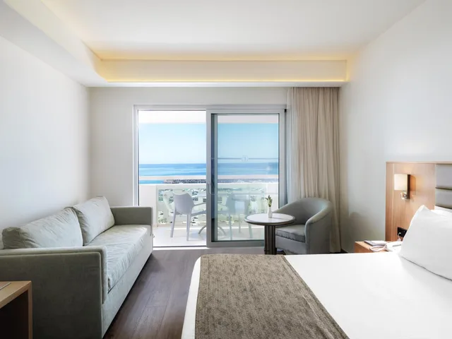 غرفة عائلية بسرير مزدوج بإطلالة على المرسى، St Raphael Resort and Marina 3/10
