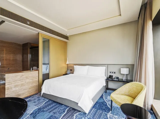 Room, Den, Corner، The Den Bengaluru, LXR Hotels & Resorts 2/2