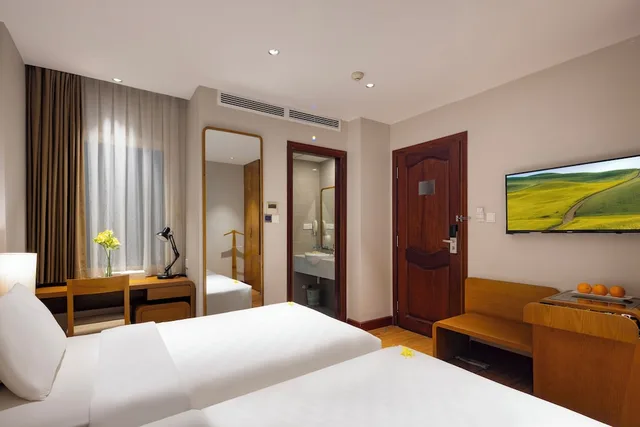Cozy, Chic, Double Bed، Harmony Saigon Hotel And Spa 1/9