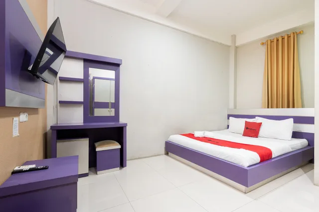 Reddoorz, Deluxe، Reddoorz Plus Near Stasiun Bekasi 2/3