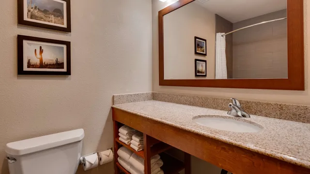 غرفة قياسية بسريرين كوين، Best Western Plus Surprise-Phoenix NW 4/6