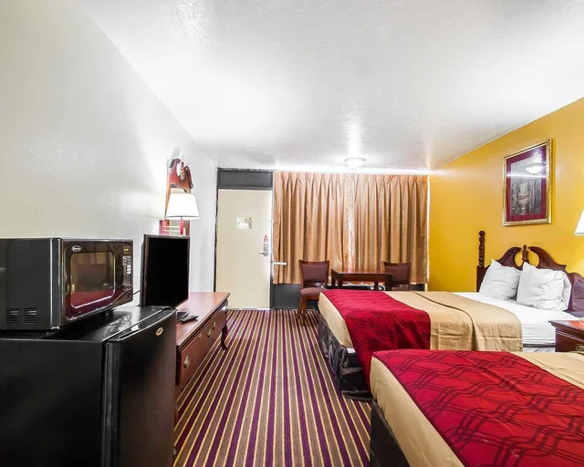 غرفة بسريرين مزدوجين، Econo Lodge Dyersburg I-155 3/5
