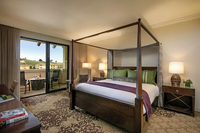 1 Bedroom, Reserve, Suite, King Bed, Sofa, Accessible، The Meritage Resort And Spa 1/2