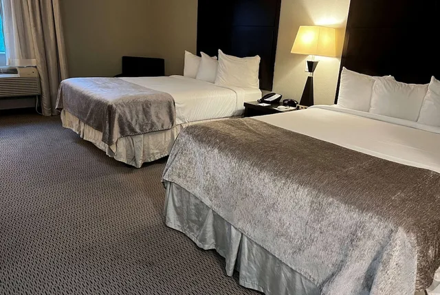 غرفة بزنس بسريرين كوين، Baymont by Wyndham College Station 5/10