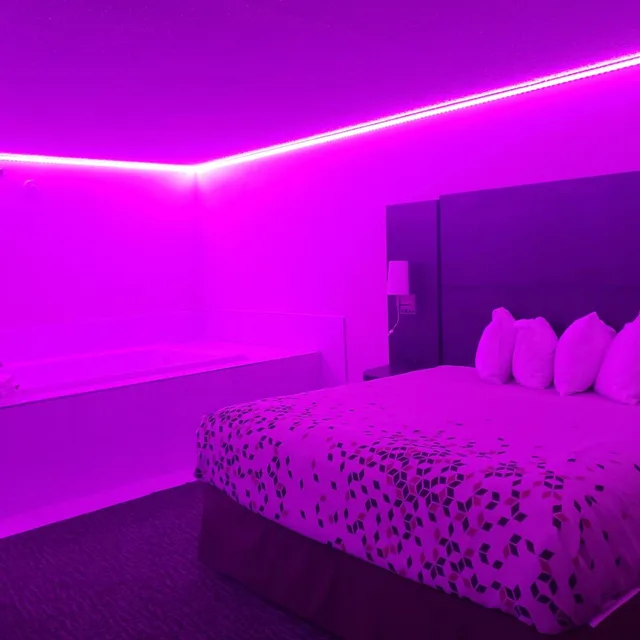 جناح بجاكوزي، Chicago Club Inn & Suites 2/6