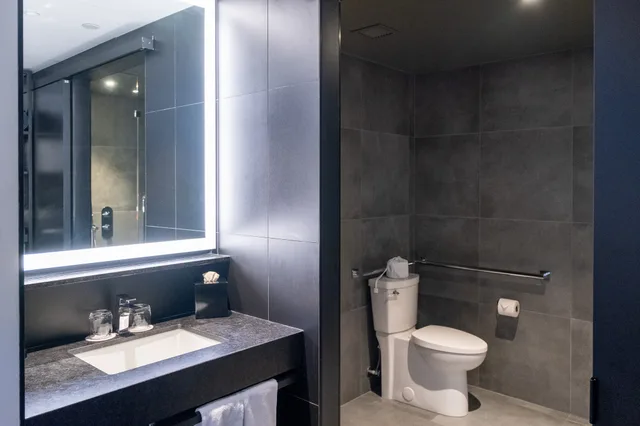 جناح، Hotel Monville 3/6