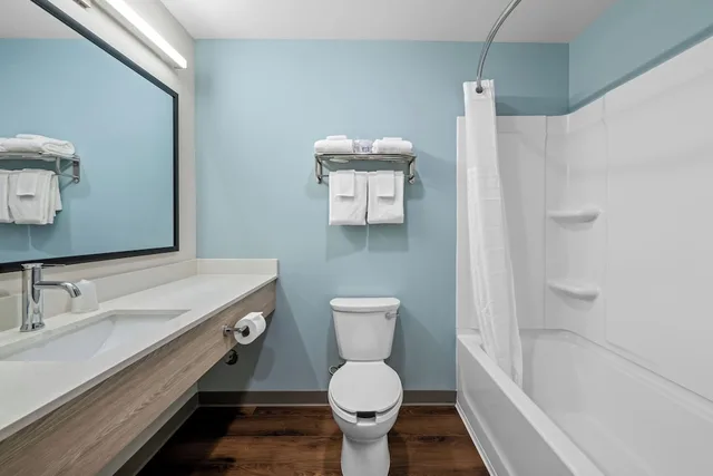 جناح بسرير كوين لذوي الإعاقة، WoodSpring Suites Charlotte NC 7/9