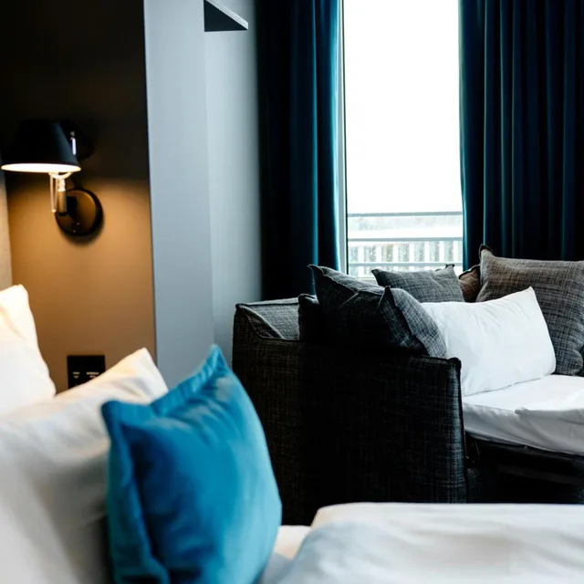 Deluxe, King Bed, Hotel Motel One Berlin-Hauptbahnhof 4/7