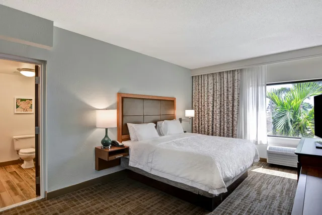 جناح بسرير كينج بغرفتين، Hampton Inn Palm Beach Gardens 1/3