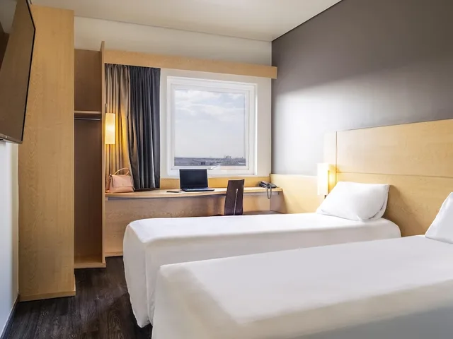 غرفة قياسية بسرير مزدوج، Ibis Chihuahua 1/9