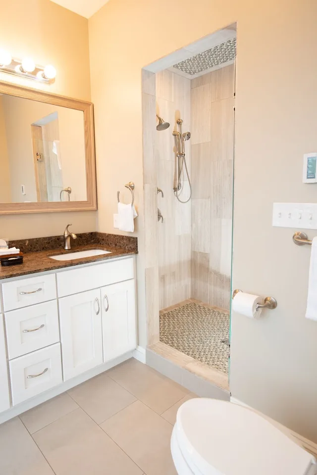 3 Bedrooms, Deluxe, Suite, 1 King and 2 Queen Beds, Sofa, Capital Resorts 84 Main 9/10