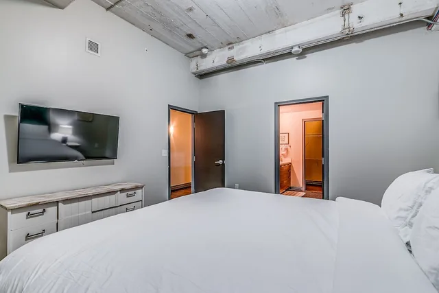 3 Bedrooms, Premium, Apartment, 1 King and 2 Queen Beds, City View, 2 Bathrooms، Luxury Downtown Dallas Stay by Amyfinehouse 2/10