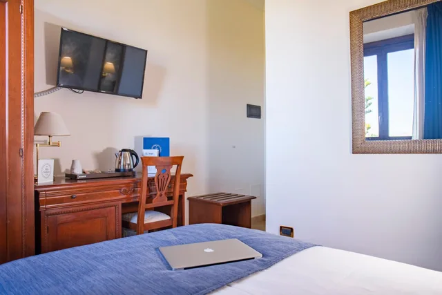Business, Single, French Bed، Villa Giuliana 5/7