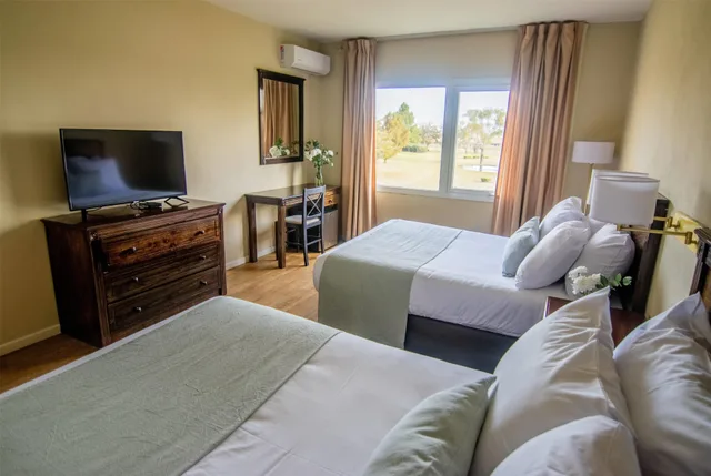 Senior, Superior, 2 Queen Beds، Wyndham Garden Campana 8/10