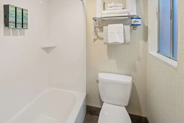 غرفة قياسية بسريرين كوين يُسمح فيها بالحيوانات الأليفة، Best Western Coral Hills 3/5