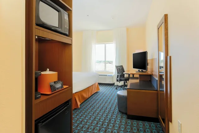 غرفة بسرير كينج لذوي الإعاقة، FAIRFIELD INN & SUITES COTULLA 2/2