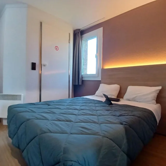 Room, Double Bed, Premiere Classe Dunkerque Est - Armbouts Cappel 3/10