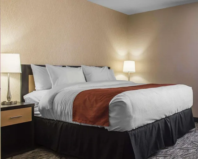 جناح بسرير كينج لذوي الإعاقة، Quality Inn & Suites Kingston, ON 1/1