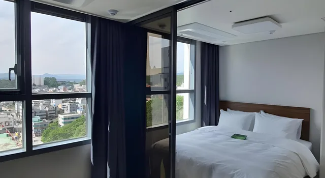 غرفة سوبيريور بسرير كوين بإطلالة على المدينة، Ocean City Residence Hotel 1/2