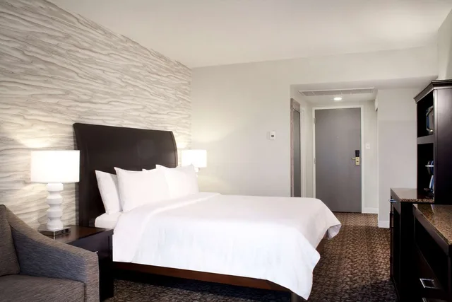 غرفة ديلوكس بسرير كينج، Hilton Garden Inn Austin Downtown 4/4
