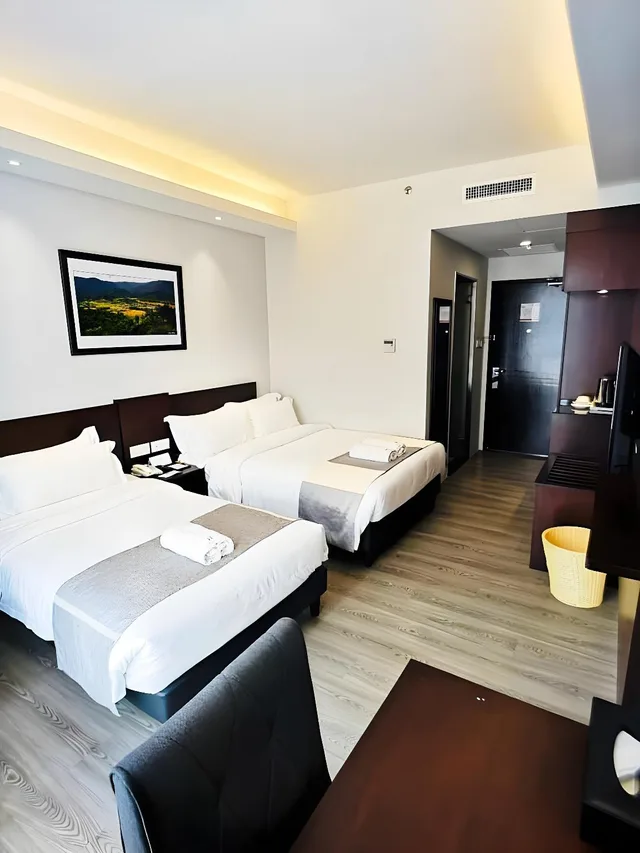غرفة ديلوكس ثلاثية، Meritin Hotel 2/3