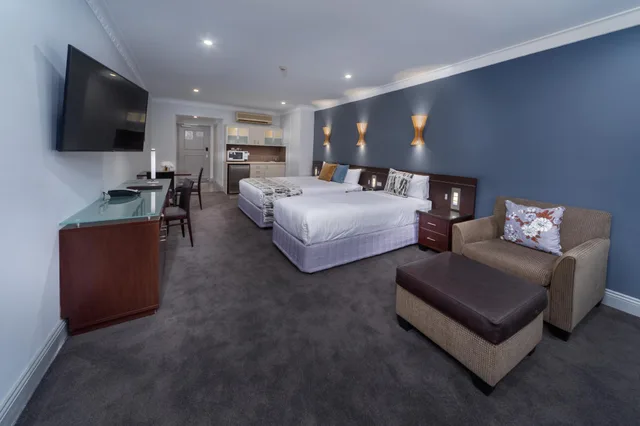 2 Bedrooms, Back, Apartment, No View، HYDE PARK INN 1/1