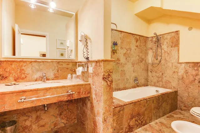 جناح جونيور بسرير كوين مع أريكة، The Tonnara of Bonagia Resort 2/3