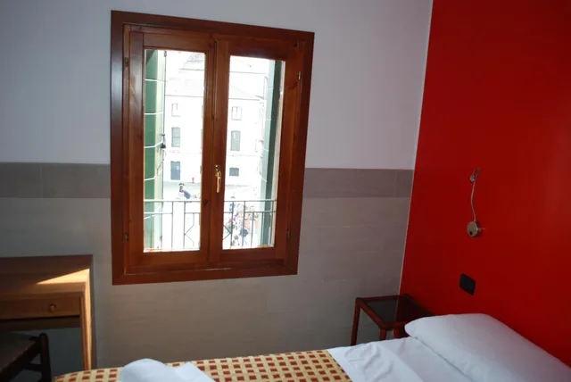 Room, Double Bed, External Bathroom، Hotel San Geremia 3/4