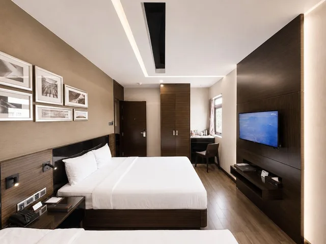 Deluxe, Triple, 1 Double and 1 Single Bed, QUEEN ANN HOTEL 9/10