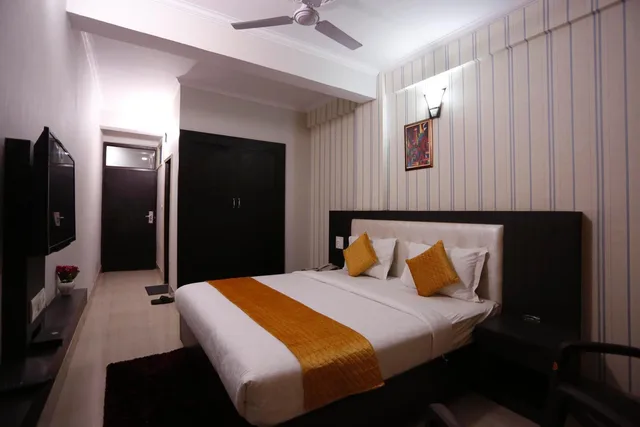 غرفة ديلوكس بسرير مزدوج بشرفة، Hotel Paradise Ganga 1/1