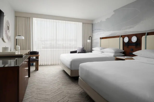 غرفة كلوب بسريرين كوين بإطلالة على المرفأ، Marriott Long Beach Downtown 1/2