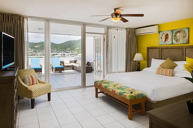 Penthouse Suite, 3 King Beds, Ocean Front, Sofa, Atrium Beach Resort And Spa St Maarten A Ramada By Wyndham 2/5
