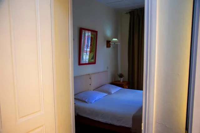 شقة عائلية بسرير كوين وسرير بطابقين، Hôtel La Villette 3/7
