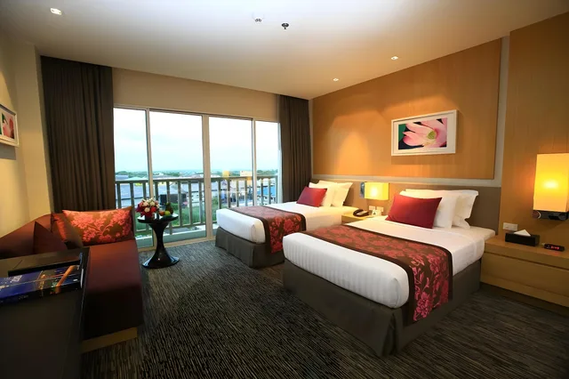 Deluxe, King Bed, Amaranth Suvarnabhumi Hotel 3/4