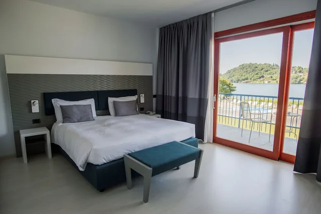 غرفة بسرير كينج بإطلالة على البحيرة، Hotel L'approdo 3/10