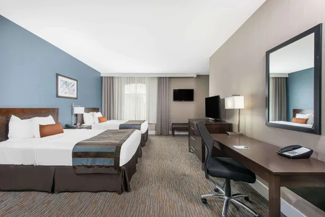 جناح بسريرين كوين، Wingate By Wyndham Niagara Falls 2/3