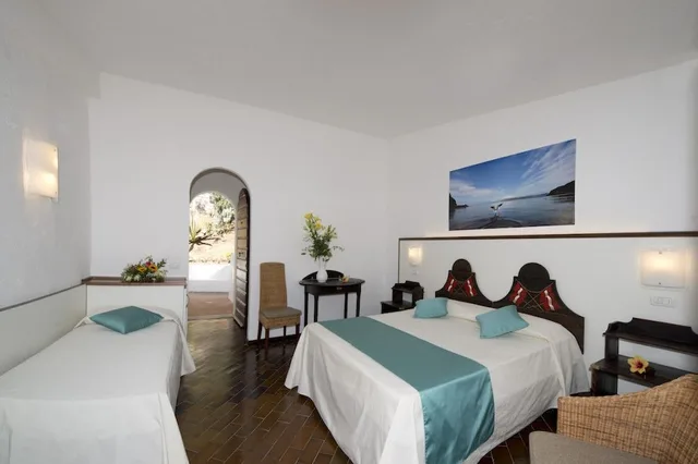 Superior, Double Bed, Cala di Mola 2/3