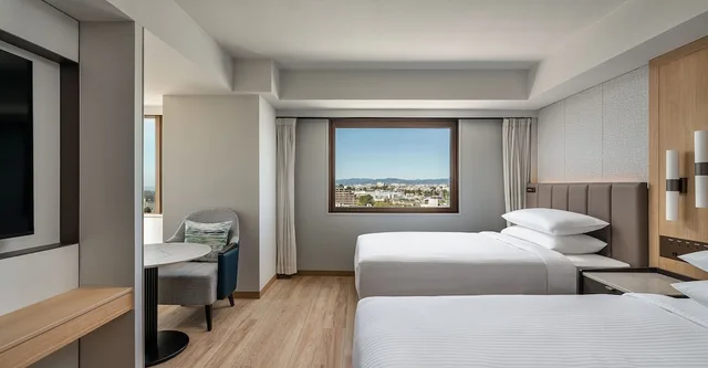 Deluxe, 2 Double Beds, Grand Hamamatsu 2/10