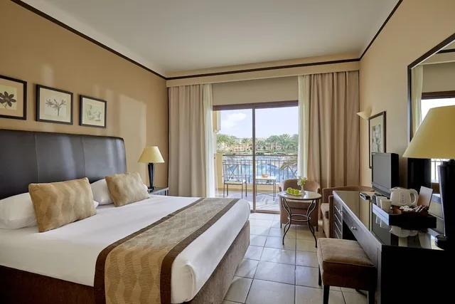 غرفة ديلوكس عائلية بسرير فردي بإطلالة على البحر مع أريكة، Jaz Lamaya Resort 1/3