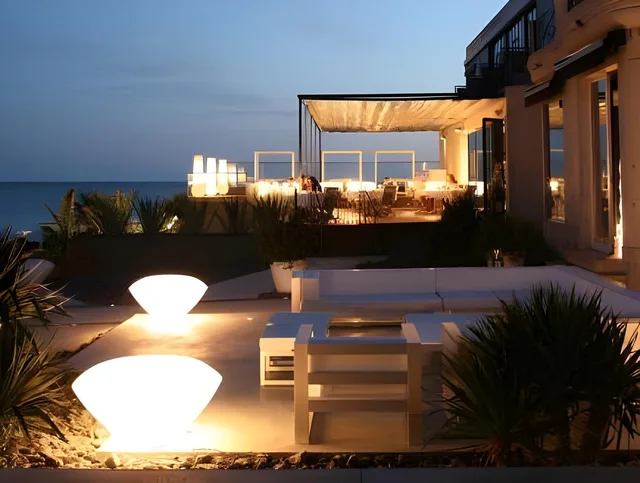 غرفة قياسية مفردة، Farol Design 1/7