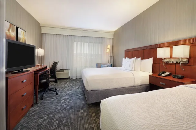 غرفة بسريرين كوين مع أريكة لذوي الإعاقة، Courtyard Grand Junction 1/2