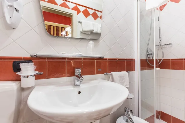 غرفة ثلاثية بسرير مزدوج وسرير فردي، Hotel Alcyone 9/10
