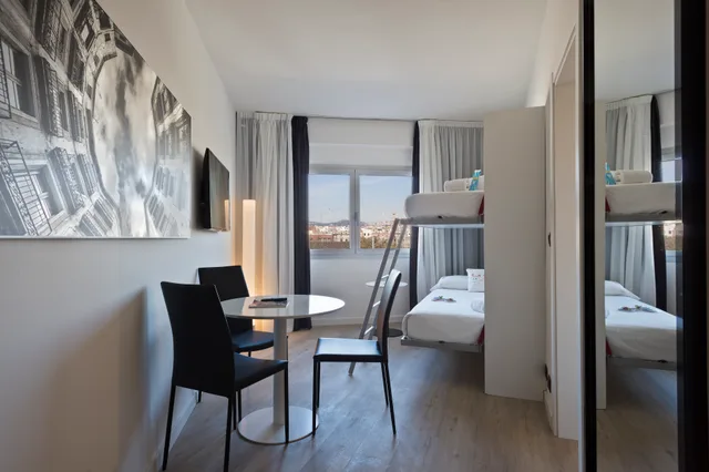 غرفة قياسية رباعية، Innside by Melia Barcelona Apolo 6/9