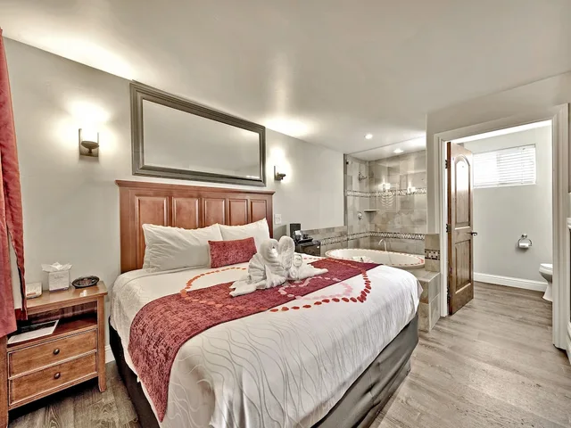 Pines, Standard, Queen Bed، Secrets Inn Lake Tahoe 1/4