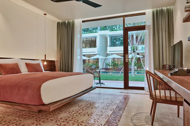 Heritage Courtyard Room, FCC Angkor by Avani 2/7