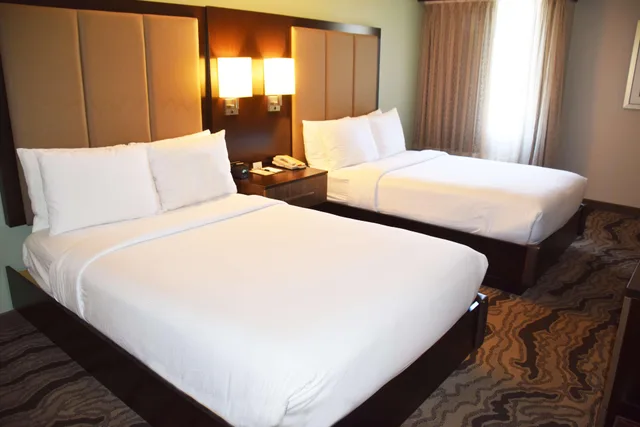 جناح بسريرين مزدوجين بغرفتين بمطبخ، Doubletree By Hilton Hotel Montgomery Downtown 1/1