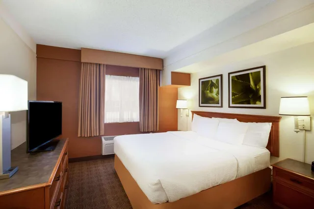 جناح بسرير كينج، La Quinta Inn by Wyndham Austin Capitol / Downtown 2/4